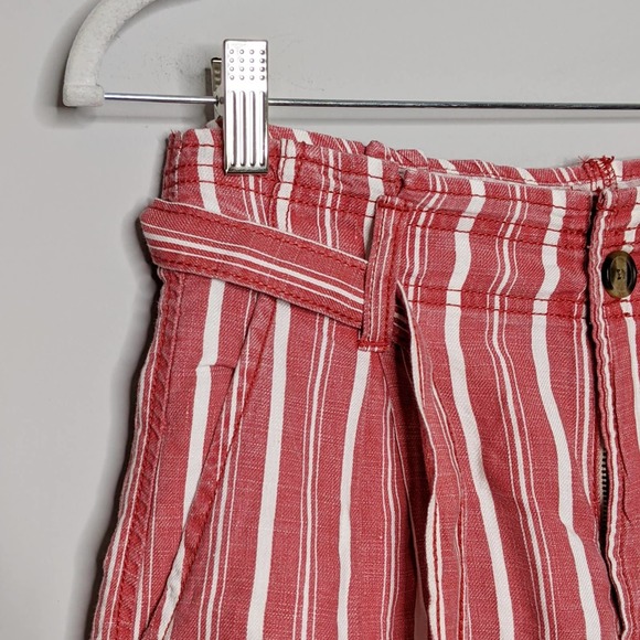 AEO • Red White Linen High Waist Paper Bag Shorts - Picture 4 of 9